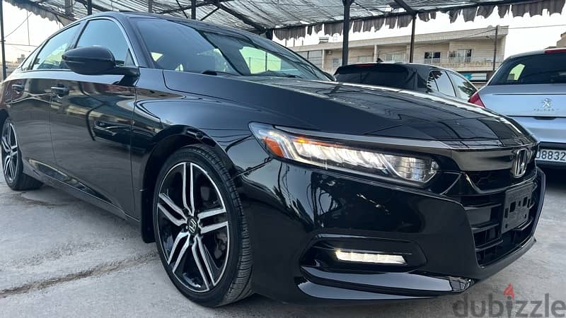 Honda accord sport 2018 super clean and law milage 7