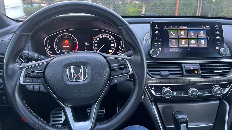 Honda accord sport 2018 super clean and law milage 13