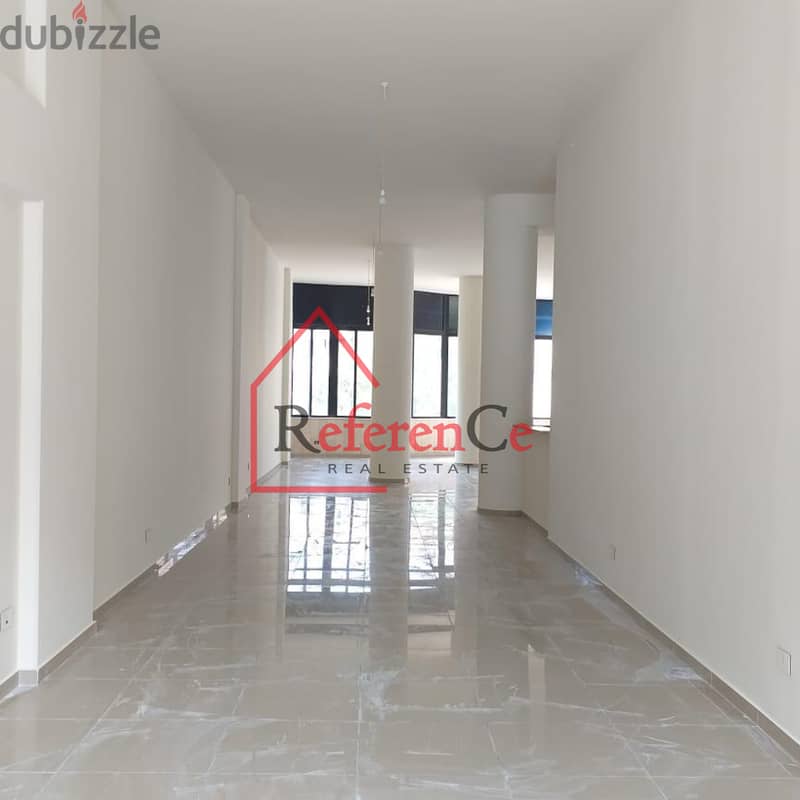 Prime shop for rent in Ballouneh محل تجاري فاخر للإيجار في بلونة 2