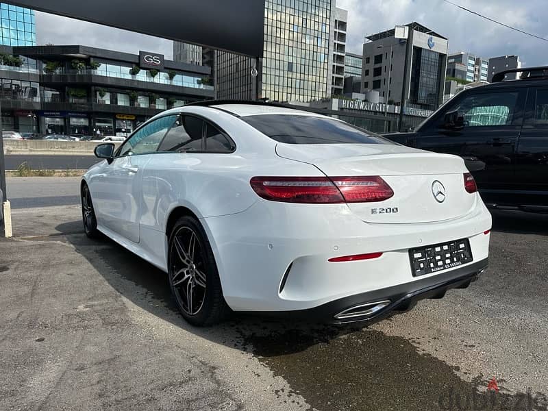 Mercedes-Benz E 200 2017 White on Black Full 4