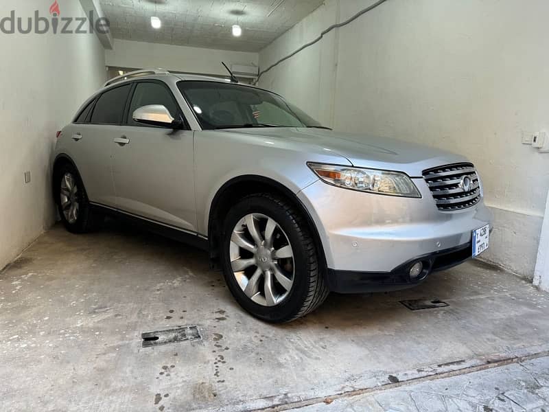 Infiniti Fx 35 series 2004 super clean 3