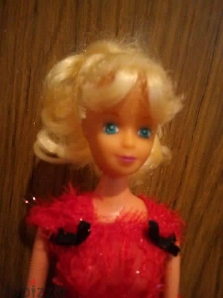 Barbie Knock Off not original As new doll bend legs Can turn her waist 0