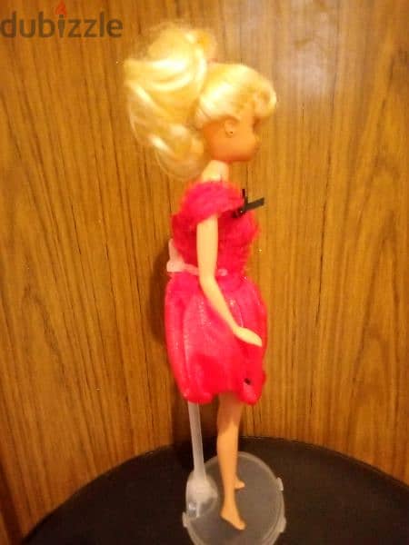 Barbie Knock Off not original As new doll bend legs Can turn her waist 3