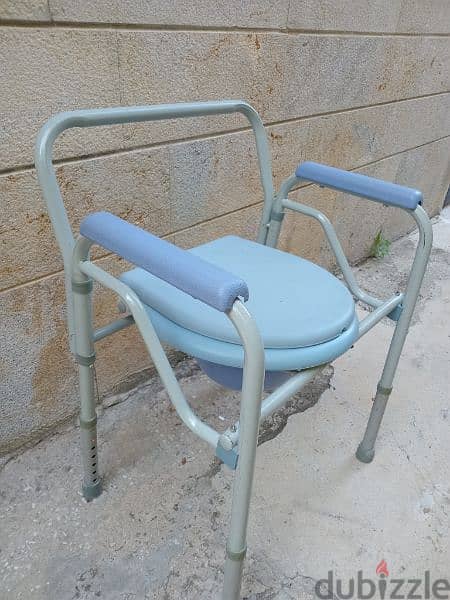 Portable toilet for elderly كرسة حمام متنقلة 1