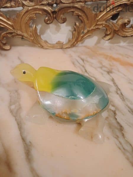 antique onyx rainbow  turtle 0