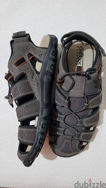 unwanted gift wrong size  geaox sandal new 0