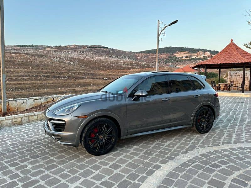 Porsche Cayenne GTS 2013 1