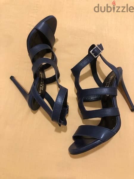 Sandals, high heels. Color navy blue. size 36 1