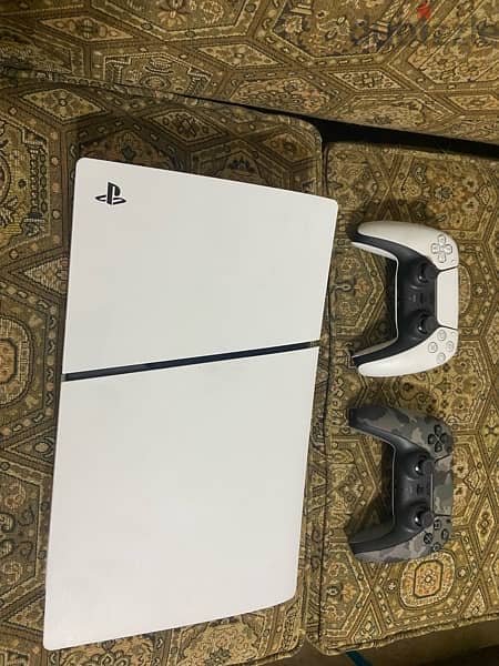 ps5 slim used 1 month - Gaming Consoles & Accessories - 115993195