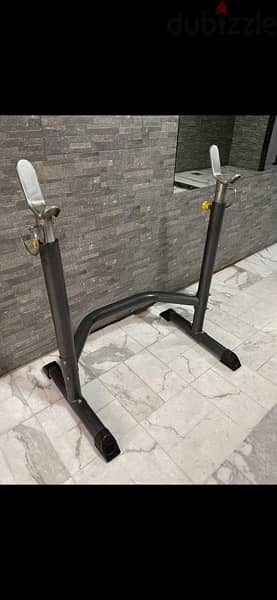 Benche and squat rack like new heavy duty 4