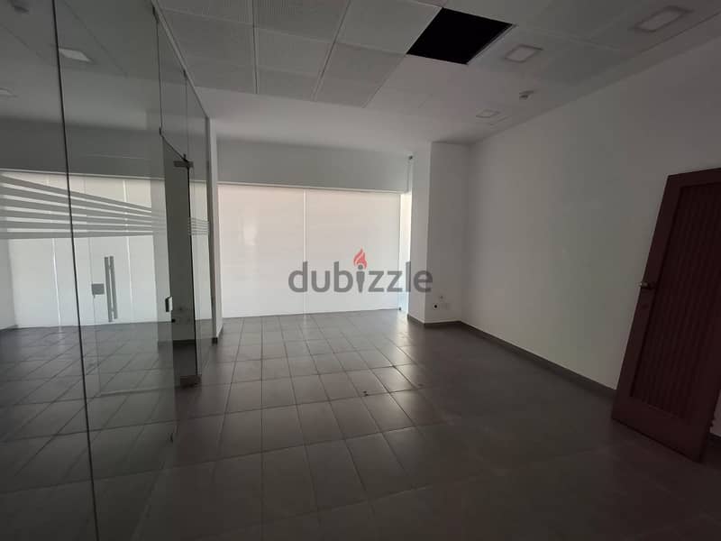 Deluxe Spacious office in a prime location in Zalka 1