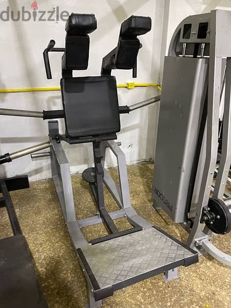 squat machine like new very good quality 1