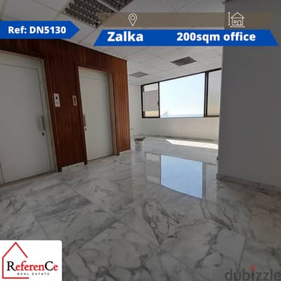 Decorated office for rent in Zalka مكتب رائع للإيجار في الزلقا