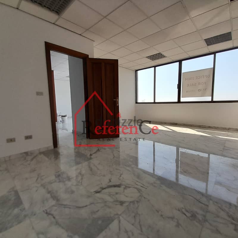 Decorated office for rent in Zalka مكتب رائع للإيجار في الزلقا 3