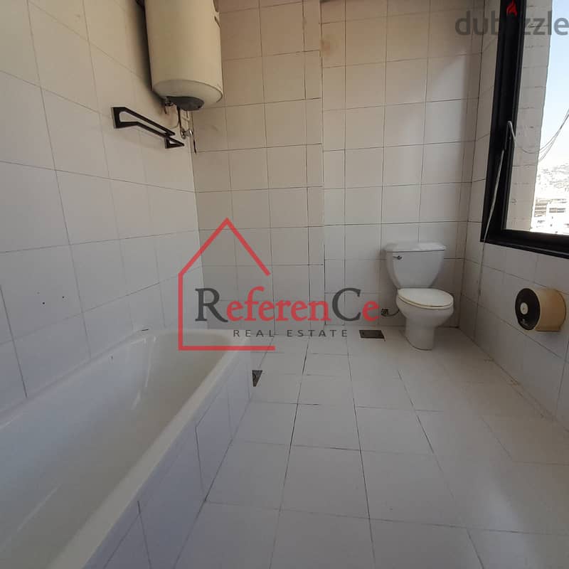 Decorated office for rent in Zalka مكتب رائع للإيجار في الزلقا 7