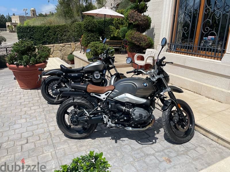 Moto BMW R9t (Urban GS)  1200 new only 280km ,top of the line 3