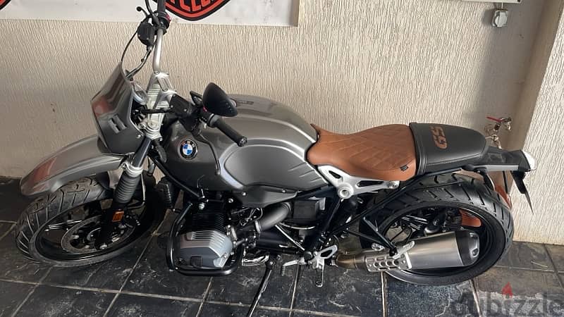 Moto BMW R9t (Urban GS)  1200 new only 280km ,top of the line 7