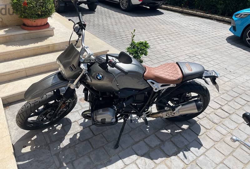 Moto BMW R9t (Urban GS)  1200 new only 280km ,top of the line 0