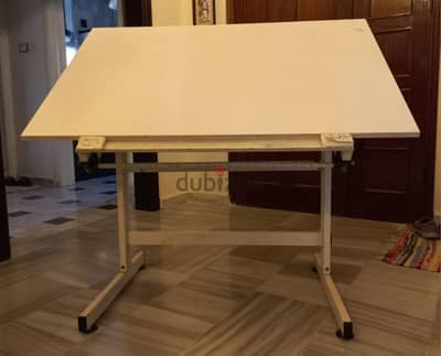 طاولة هندسة - Drafting Table