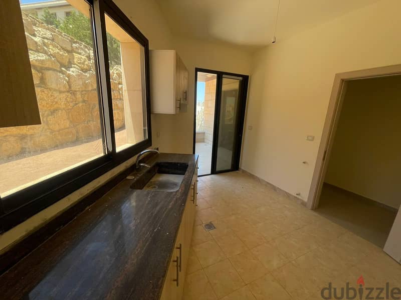 شقة مميزة للبيع صوفر  A special apartment for sale sofer 9