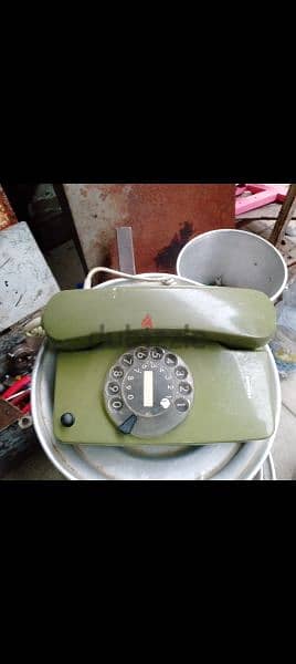 ANTIQUE TELEPHONE COLOR GREEN