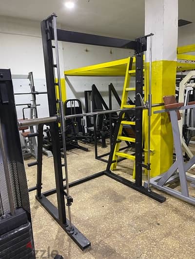 smith machine like new body solid with balance