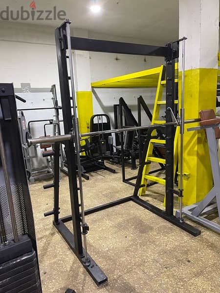 smith machine like new body solid with balance 1