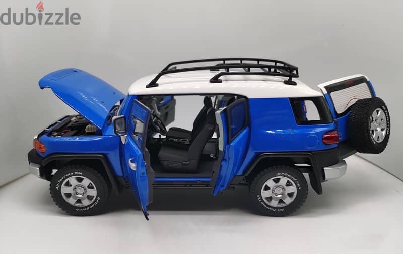 1/18 diecast FACTORY SEALED BOX Autoart Toyota FJ Cruiser 2