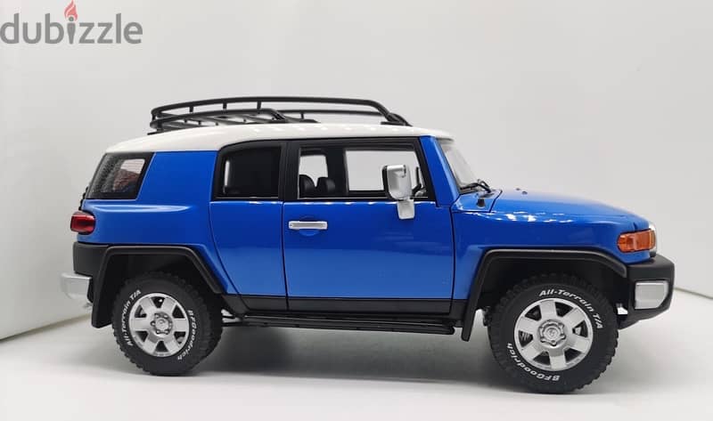 1/18 diecast FACTORY SEALED BOX Autoart Toyota FJ Cruiser 4