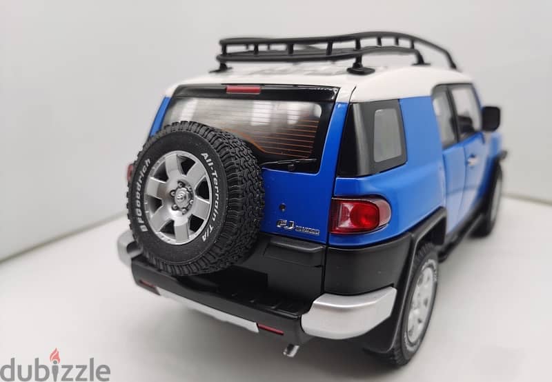 1/18 diecast FACTORY SEALED BOX Autoart Toyota FJ Cruiser 6