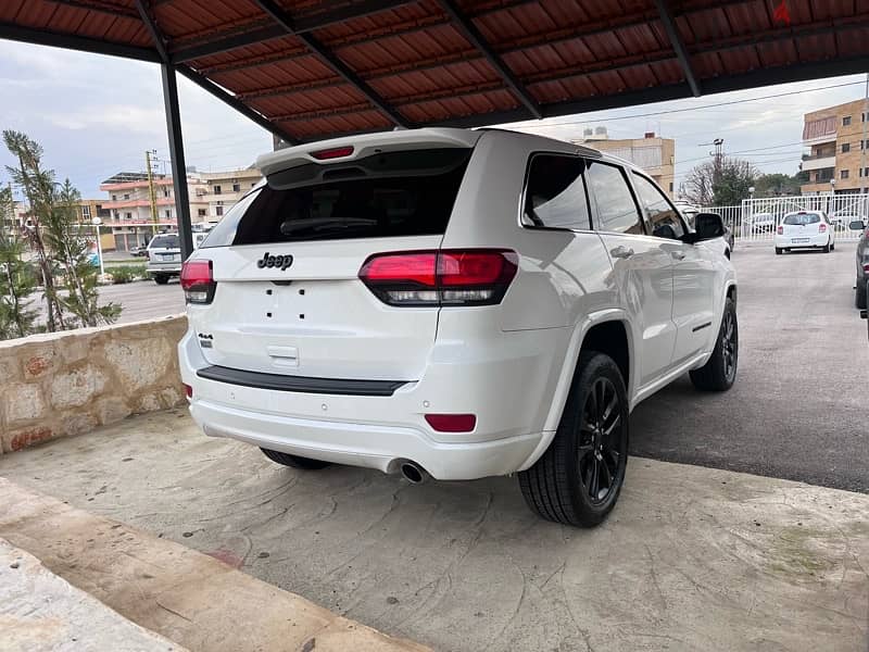 Jeep Grand Cherokee 2020, 4WD, altitude,**التسجيل بكلف $400** 3