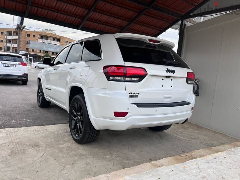 Jeep Grand Cherokee 2020, 4WD, altitude,**التسجيل بكلف $400** 4