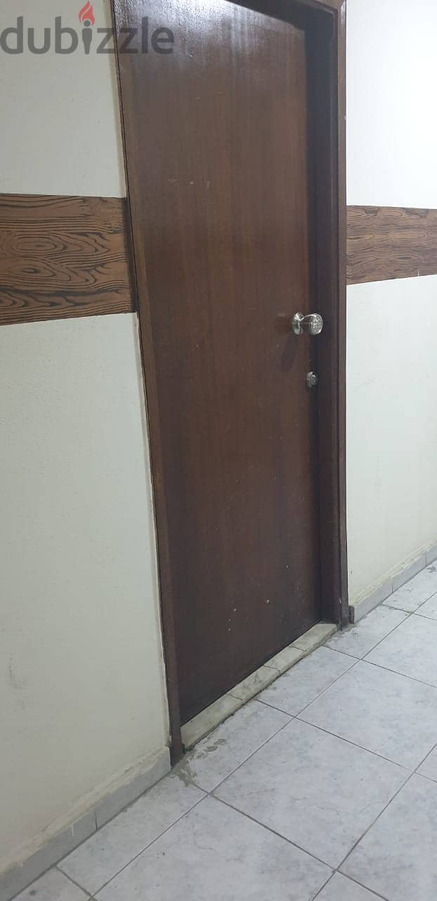 OFFICE IN DEKWANEH 90SQ 3 ROOMS WITH PARKING , DE-108 1