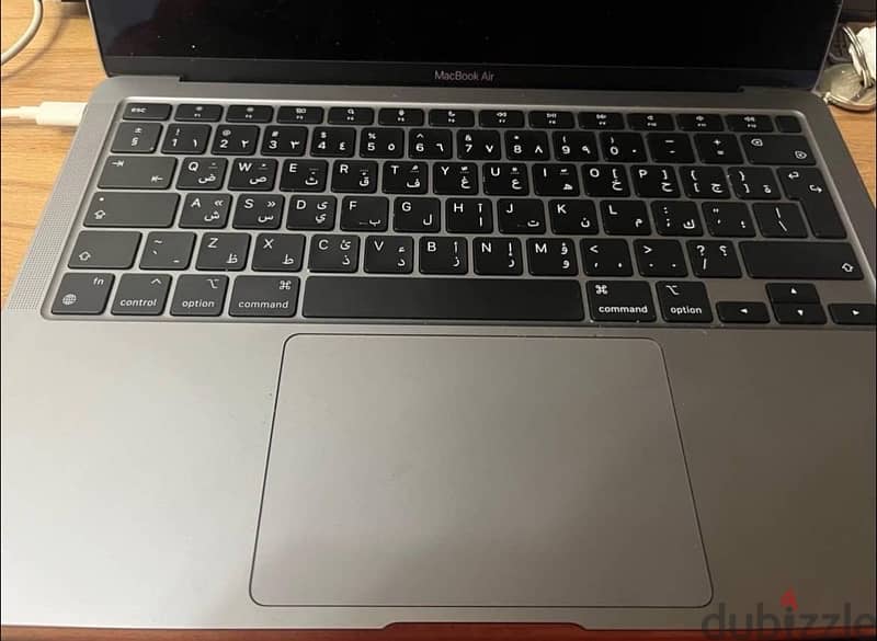 MacBook air 256 G M1 3