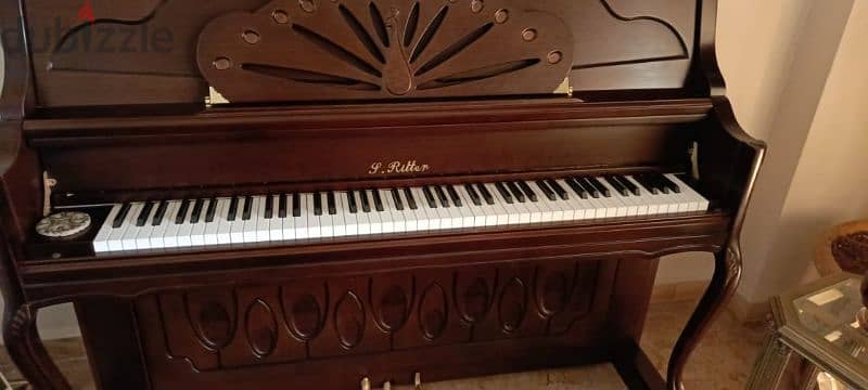 S. Ritter upright piano perfect condition. 1