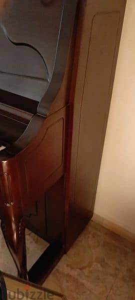 S. Ritter upright piano perfect condition. 4