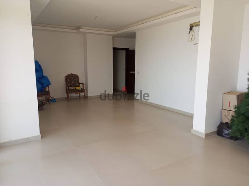 Apartment for sale in Blat شقة للبيع ب بلاط 4