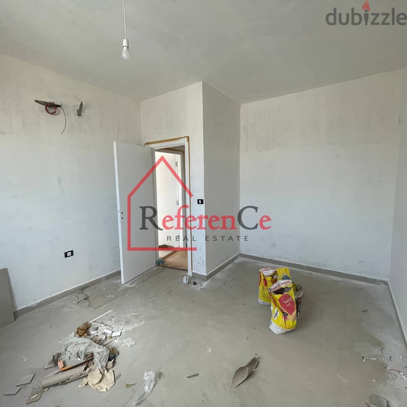 Brand new apartment for rent in Baouchriyeh شقة للإيجار في بوشريه 4