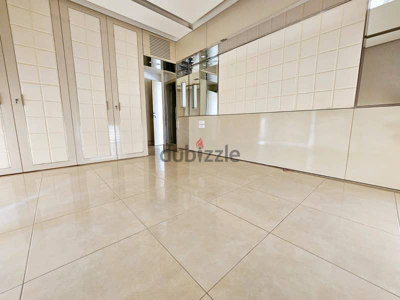 RA24-3524 Spacious apartment in Downtown is for rent 370m $4,100 cash 4