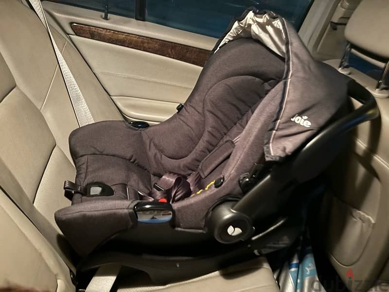 car seat Joie with base 1