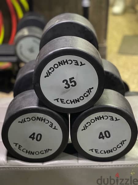 Technogym dumbells 150kg new 1