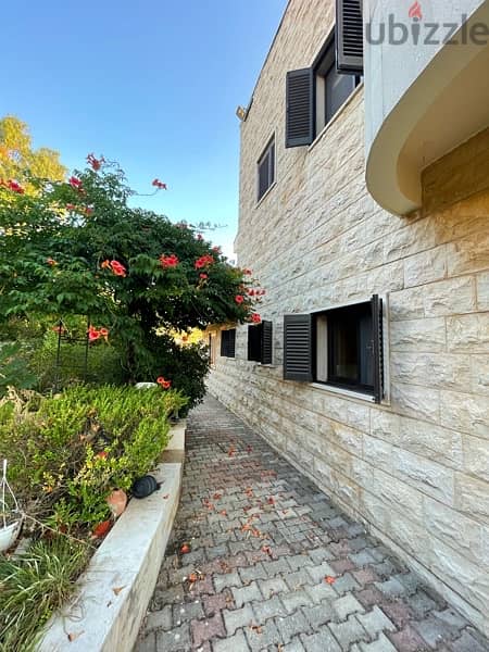 Independent Villa + 2600m² Land For Sale In Obaydet-Jbeil 2