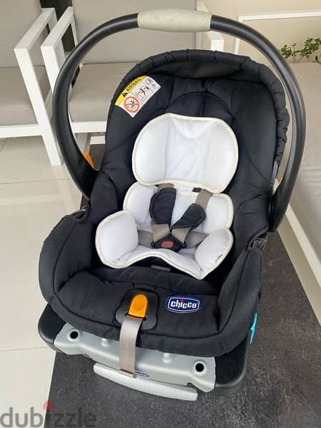 Chicco Baby car seat 0-12 months 2