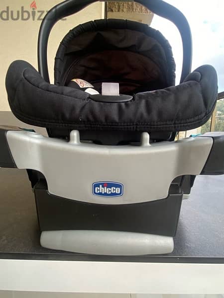 Chicco Baby car seat 0-12 months 4