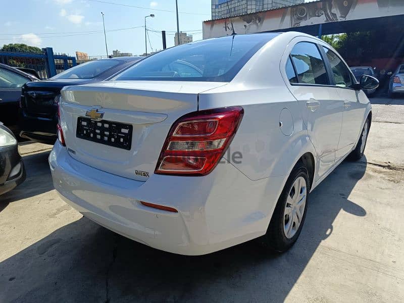 Chevrolet Aveo 2018 3