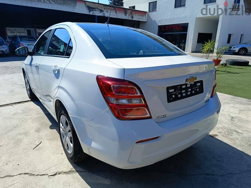 Chevrolet Aveo 2018 5