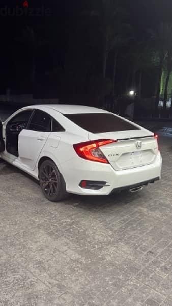 Honda Civic 2021 3