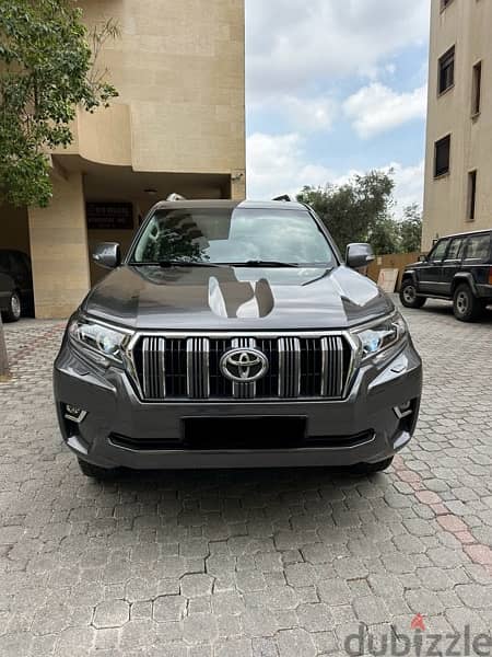 Toyota Prado 2019 VX gray on black (company source) 0