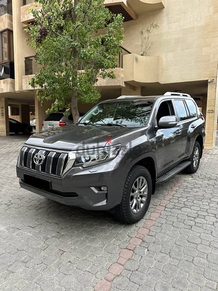 Toyota Prado 2019 VX gray on black (company source) 1