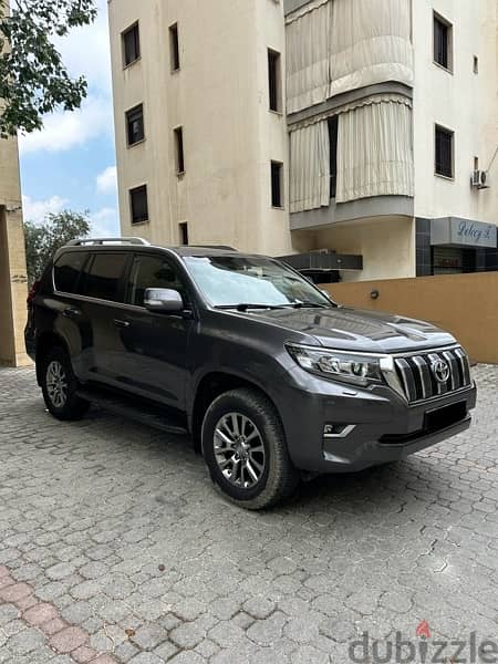 Toyota Prado 2019 VX gray on black (company source) 2